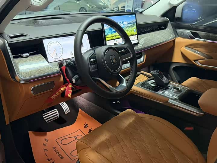 Фото 6 - Tank 500 Hybrid