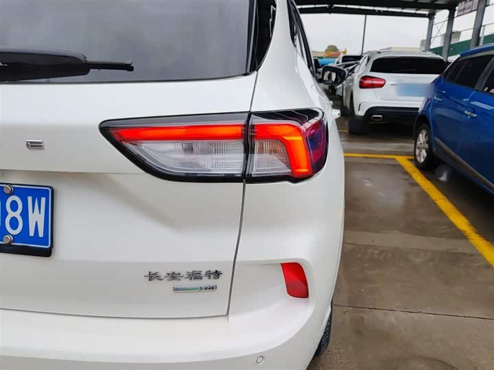 Фото 8 - Ford Escape