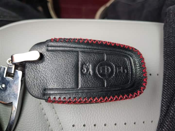 Фото 9 - Ford Escape