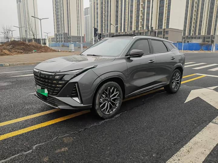 Фото 1 - Changan UNI-Z Hybrid