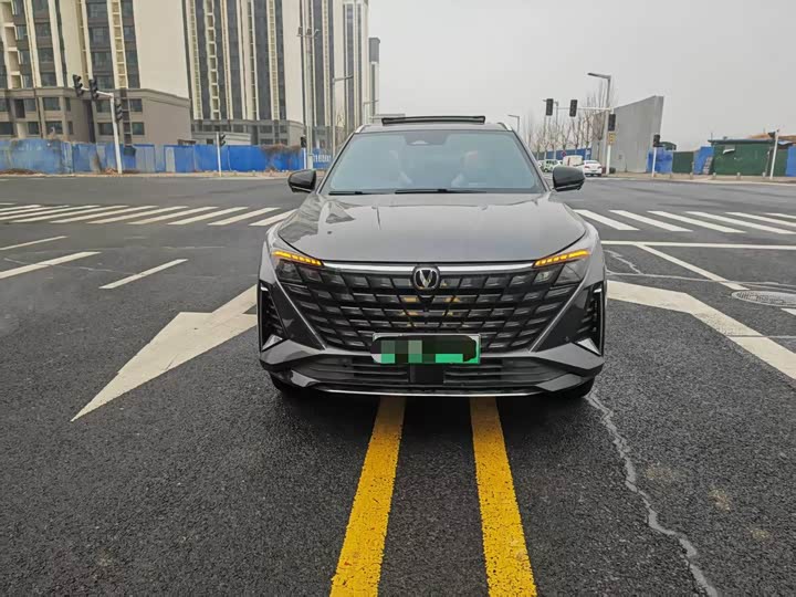 Фото 2 - Changan UNI-Z Hybrid