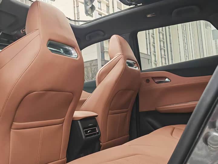 Фото 5 - Changan UNI-Z Hybrid