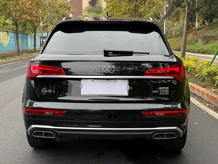 Фото 9 - Audi Q5L