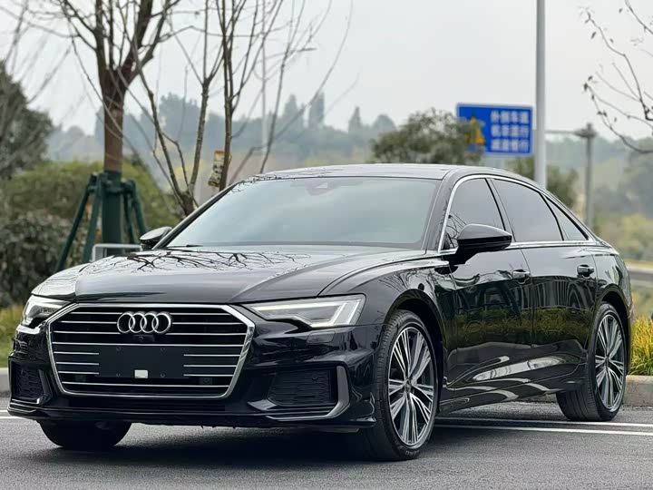 Фото 1 - Audi A6L