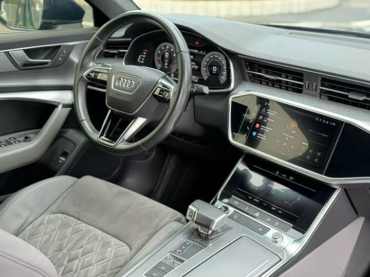 Фото 8 - Audi A6L