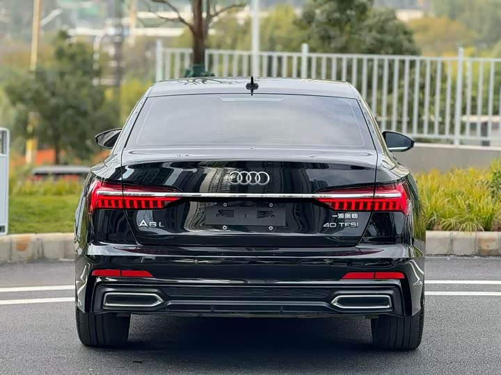 Фото 9 - Audi A6L