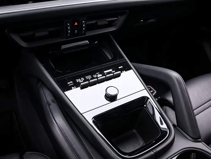 Фото 9 - Porsche Cayenne Hybrid