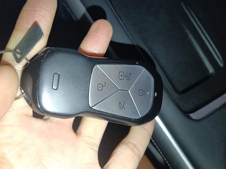 Фото 9 - XPeng G9