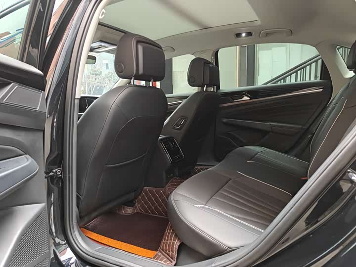 Фото 6 - Volkswagen Passat