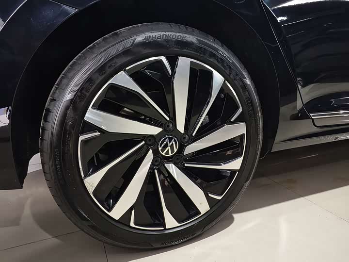 Фото 9 - Volkswagen Passat