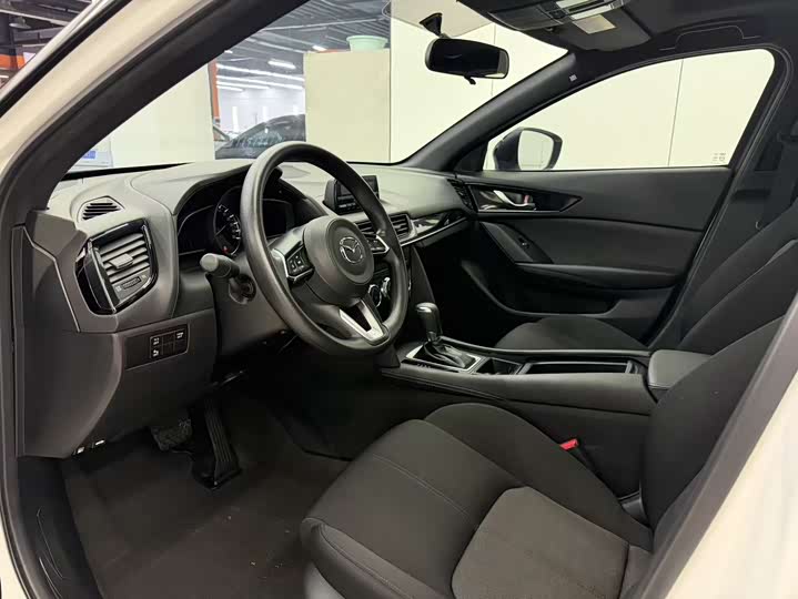 Фото 7 - Mazda CX-4