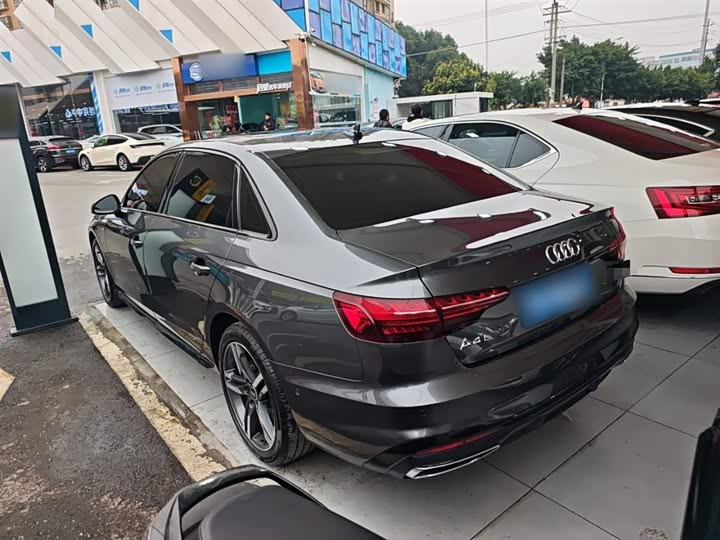 Фото 5 - Audi A4L