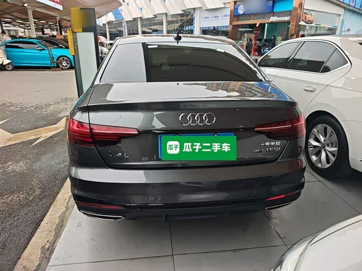 Фото 6 - Audi A4L