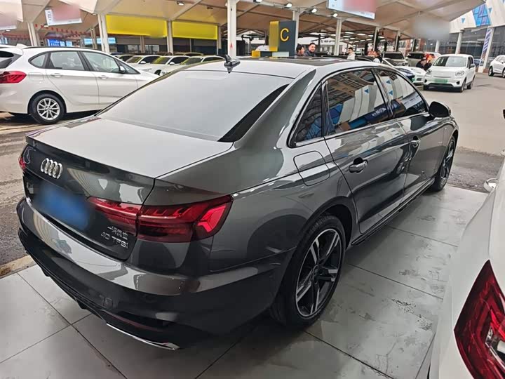 Фото 7 - Audi A4L