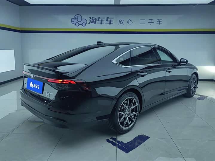 Фото 3 - Honda Accord