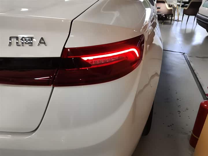 Фото 8 - Geely Geometry A