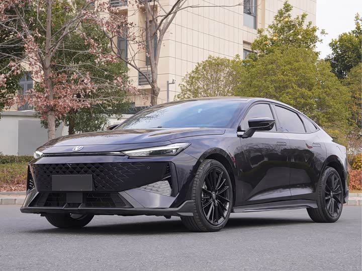 Фото 1 - Changan UNI-V