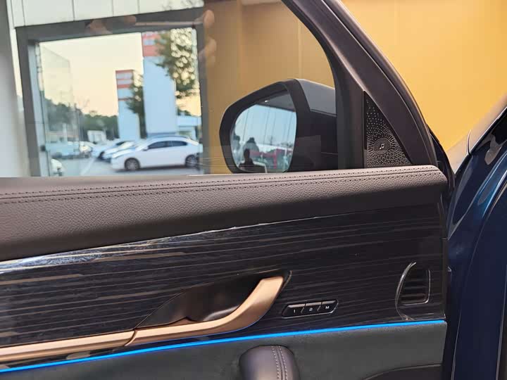 Фото 8 - Geely Monjaro