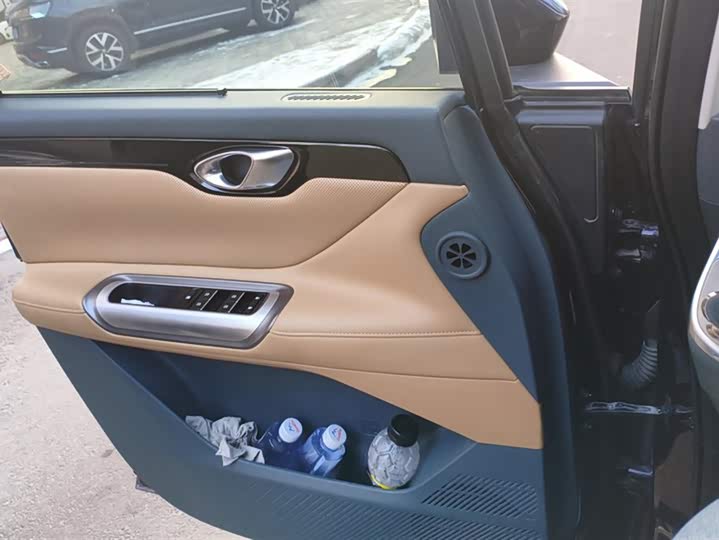 Фото 7 - GAC Trumpchi E8