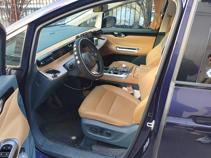 Фото 9 - GAC Trumpchi E8