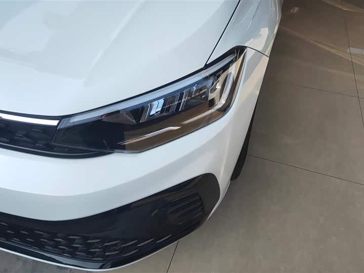 Фото 5 - Volkswagen Lavida