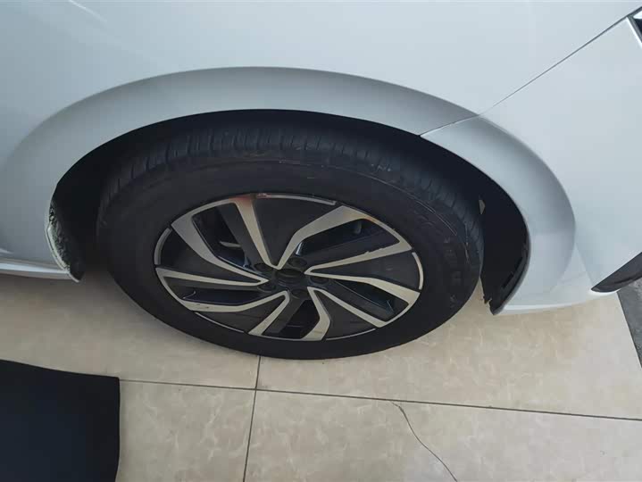 Фото 6 - Volkswagen Lavida