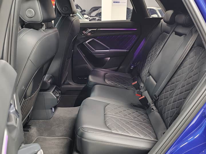 Фото 8 - Audi Q3