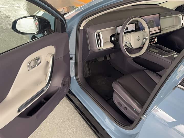 Фото 9 - Leapmotor B01