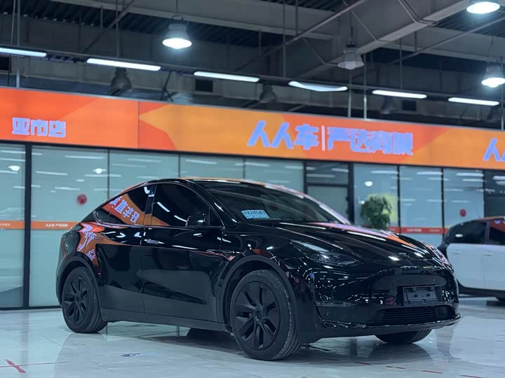 Фото 3 - Tesla Model Y