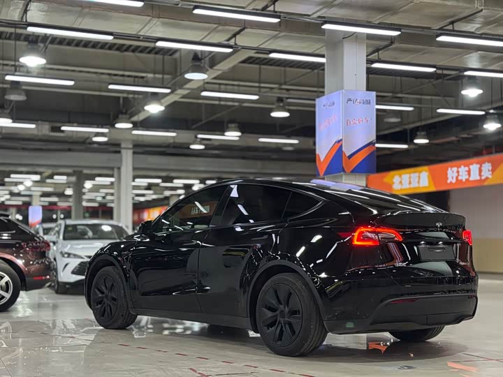 Фото 5 - Tesla Model Y