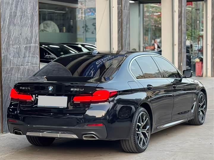 Фото 9 - BMW 5 Series