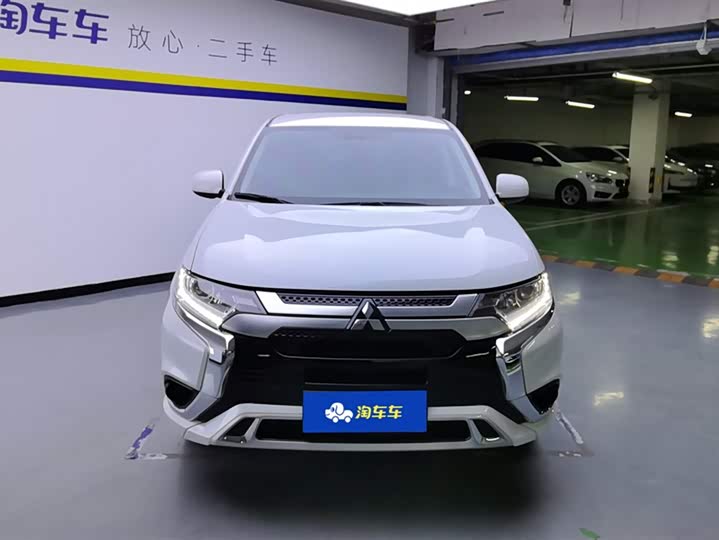 Фото 2 - Mitsubishi Outlander