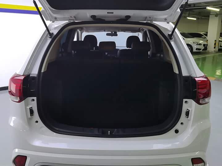 Фото 4 - Mitsubishi Outlander