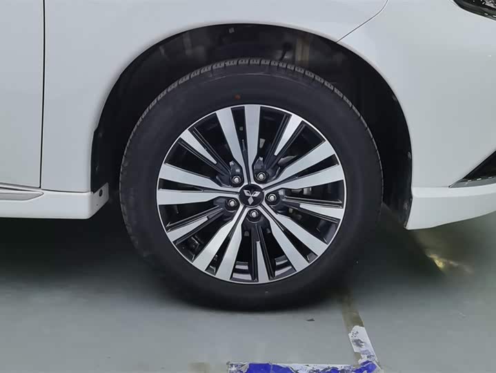 Фото 6 - Mitsubishi Outlander