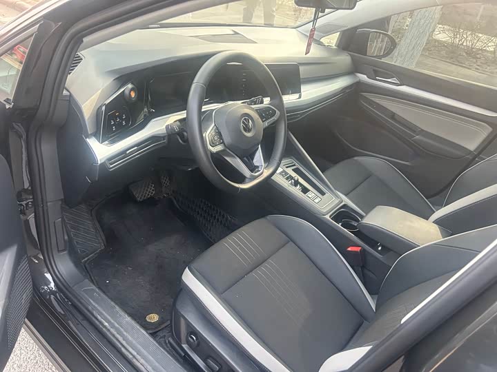 Фото 3 - Volkswagen Golf