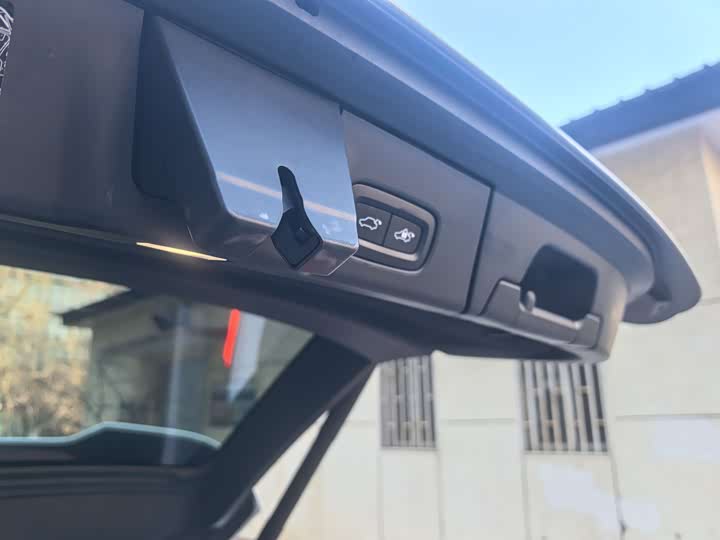 Фото 9 - Volvo V90