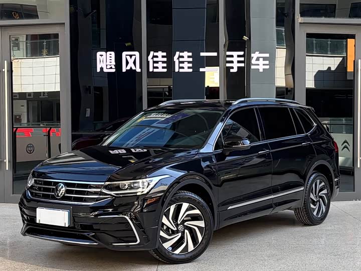 Фото 1 - Volkswagen Tiguan L Pro