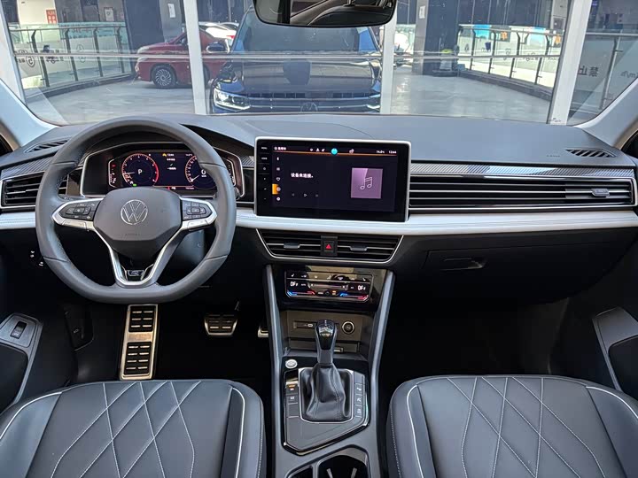 Фото 5 - Volkswagen Tiguan L Pro