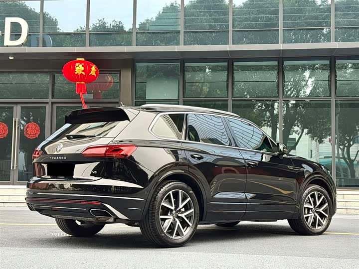 Фото 4 - Volkswagen Touareg