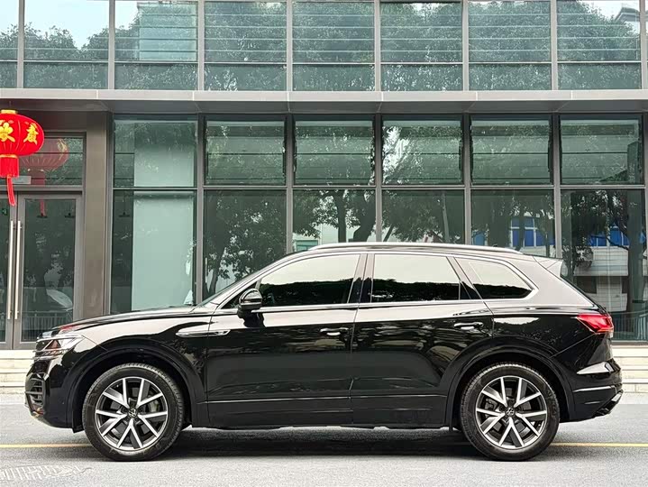 Фото 5 - Volkswagen Touareg