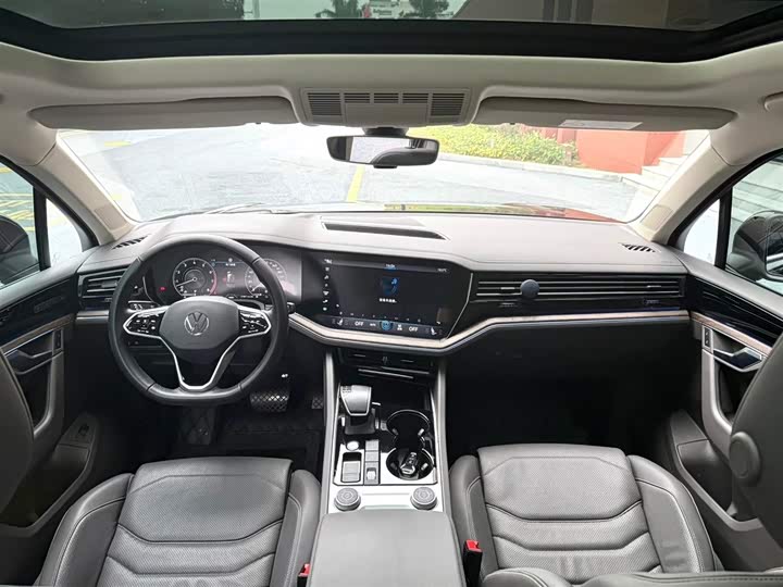 Фото 7 - Volkswagen Touareg