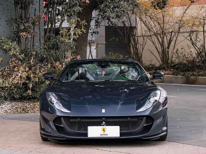 Фото 5 - Ferrari 812