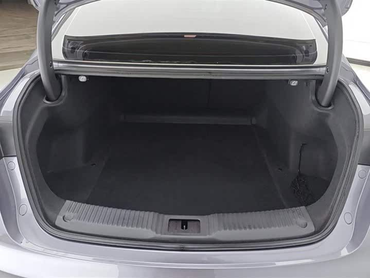 Фото 4 - Hongqi H5