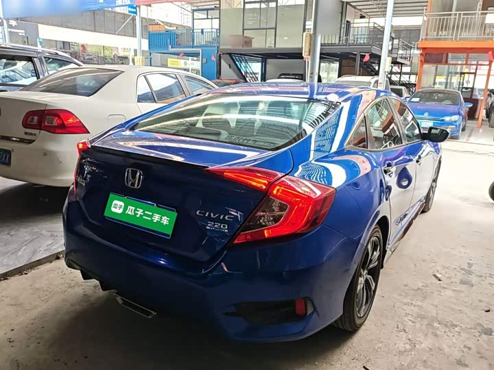 Фото 7 - Honda Civic