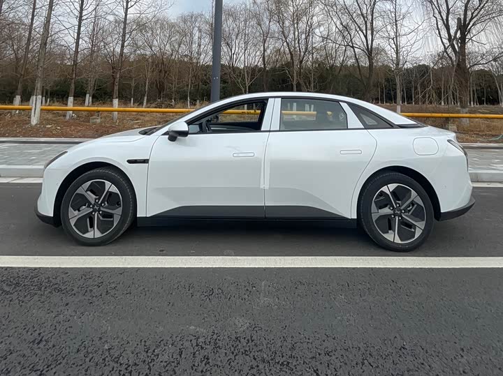 Фото 3 - XPeng Mona M03