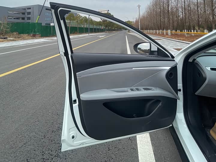 Фото 9 - XPeng Mona M03