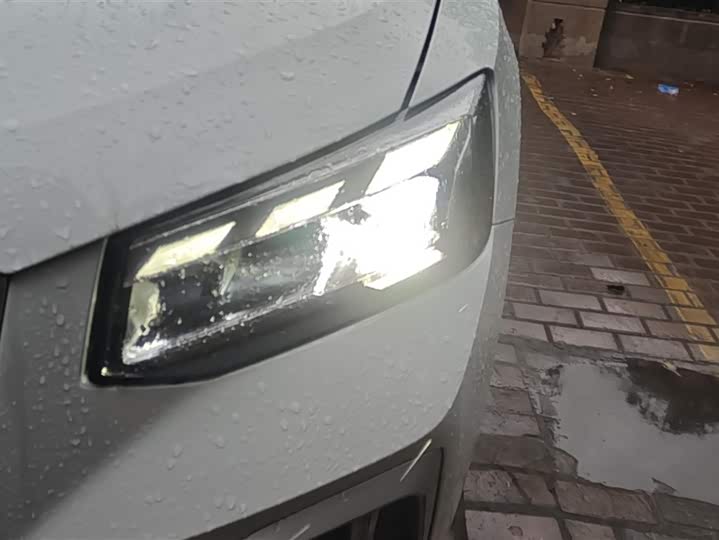 Фото 5 - Audi Q2L