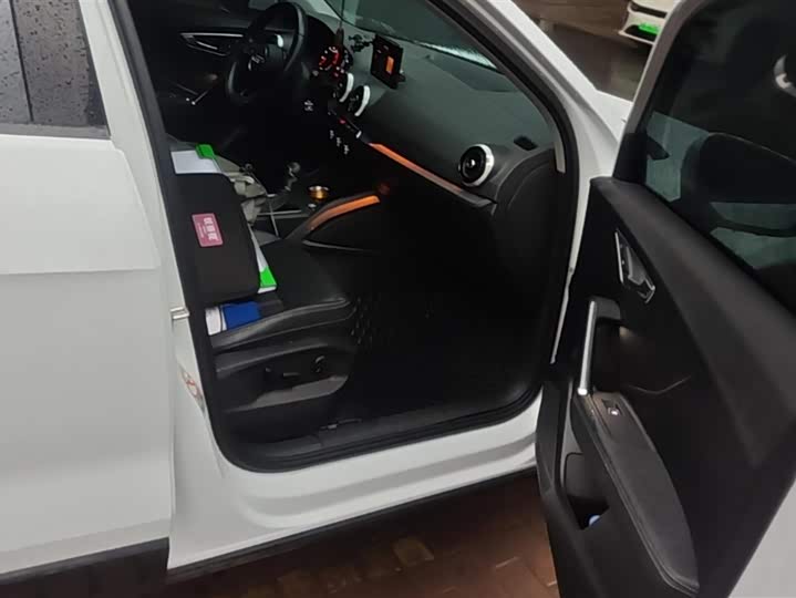 Фото 8 - Audi Q2L