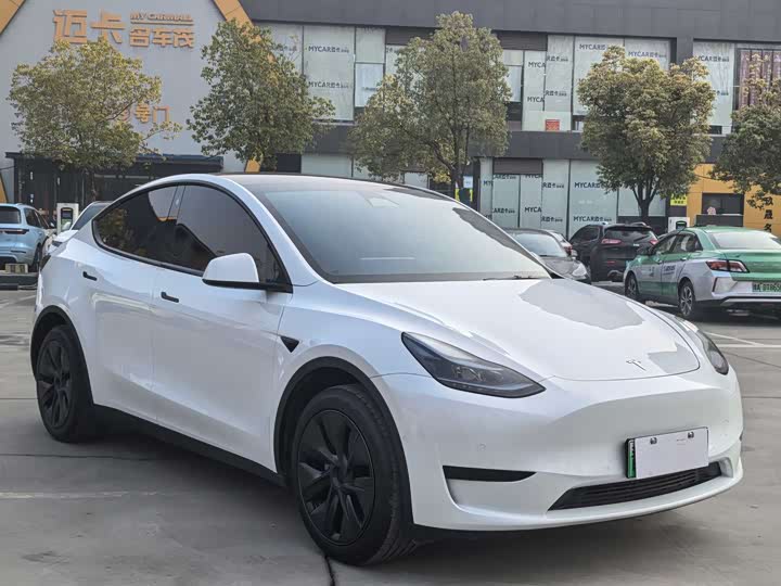 Фото 6 - Tesla Model Y