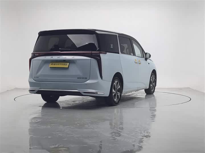 Фото 8 - Maxus Mifa 9